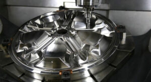 Công Nghệ Gia Công Khuôn Mẫu: Chìa Khóa Nâng Tầm Sản Xuất Chính Xác